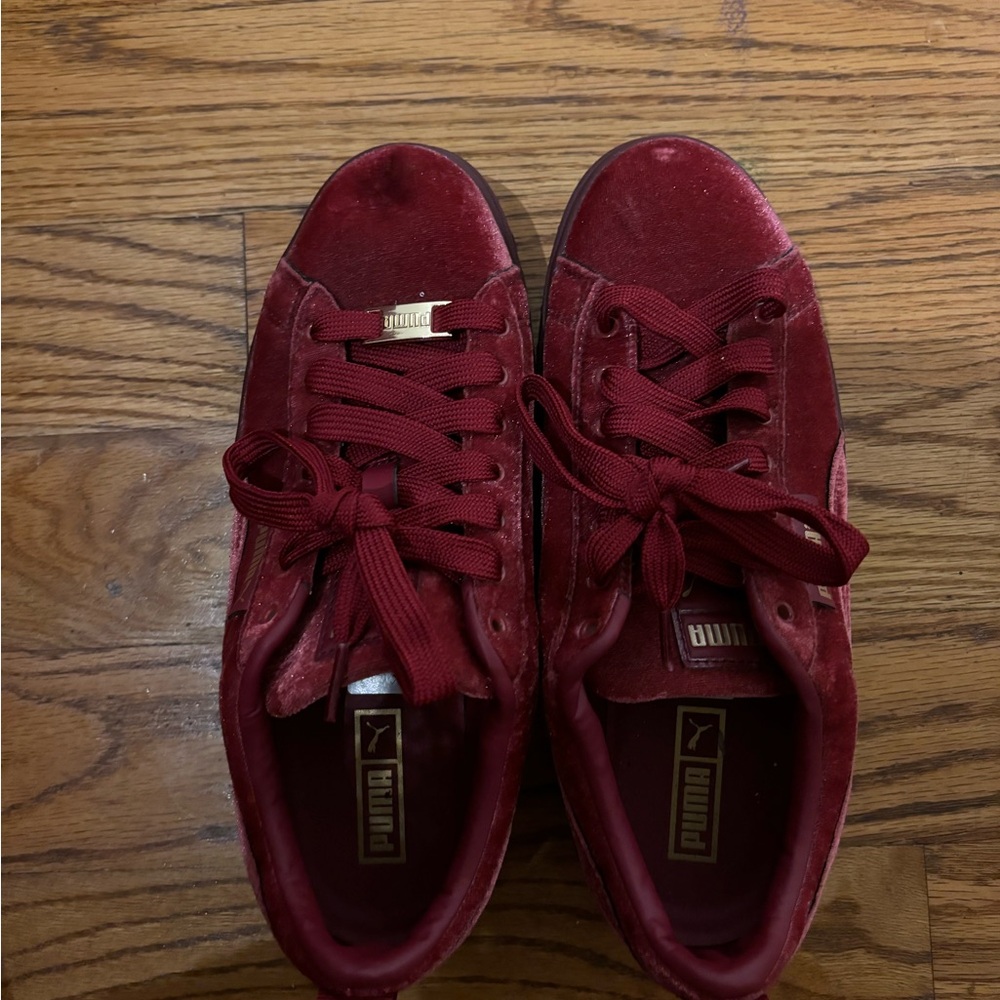 PLATFORM Red Velvet Pumas
